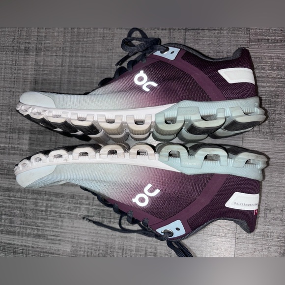 On-CloudFlow Women’s Training Shoes in mulberry-mint - Picture 3 of 9